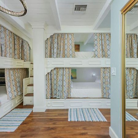 Smart Solution - Individual Private Bed-Pods In Gorgeous Shared Space - Women Only Dorm In Room 5 - Coed House - Full-Sized Mattresses In Individual Pods - With Built-In Private Storage - Gorgeous Shared Room - Affordable Luxury - Sparrow House Phoenix Exteriör bild