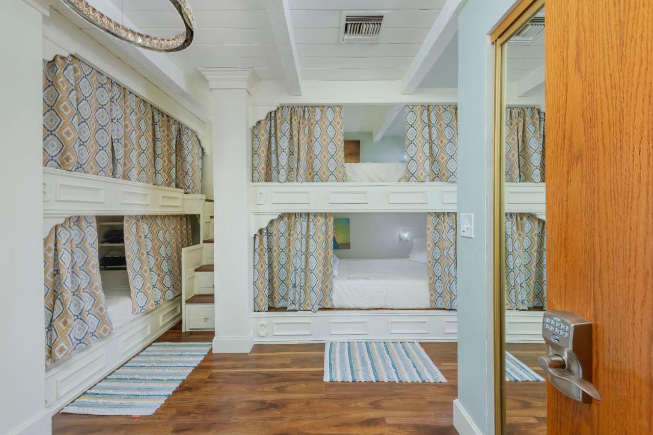 Smart Solution - Individual Private Bed-Pods In Gorgeous Shared Space - Women Only Dorm In Room 5 - Coed House - Full-Sized Mattresses In Individual Pods - With Built-In Private Storage - Gorgeous Shared Room - Affordable Luxury - Sparrow House Phoenix Exteriör bild