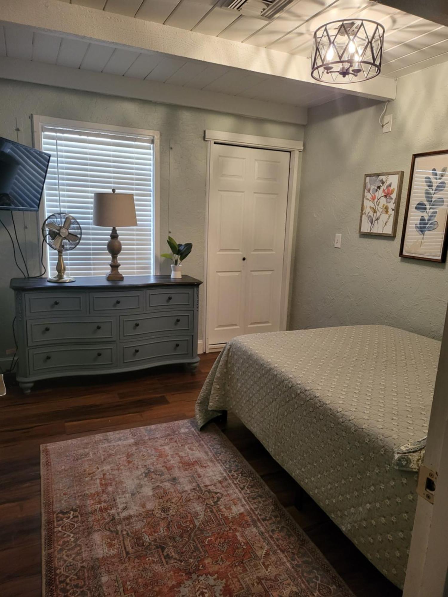 Smart Solution - Individual Private Bed-Pods In Gorgeous Shared Space - Women Only Dorm In Room 5 - Coed House - Full-Sized Mattresses In Individual Pods - With Built-In Private Storage - Gorgeous Shared Room - Affordable Luxury - Sparrow House Phoenix Exteriör bild